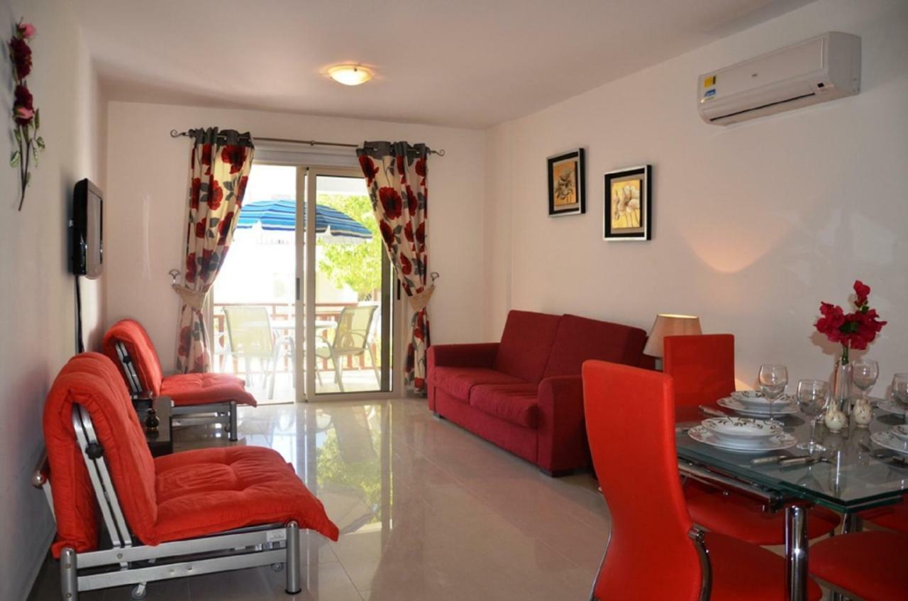 Ground Floor One Bedroom B2, 3 Pools, Free Wifi Peyia